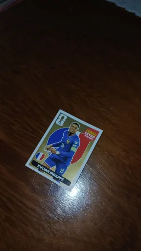 VENDO FIGURINHA LEGEND