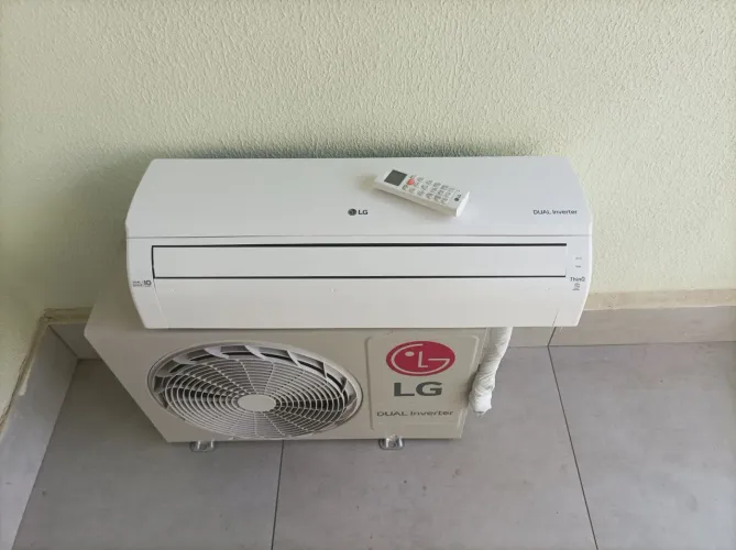 Vendo ar condicionado 9 mil btu LG Dual inverter instalado