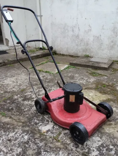 Máquina de Cortar Grama Garthen. 1100w