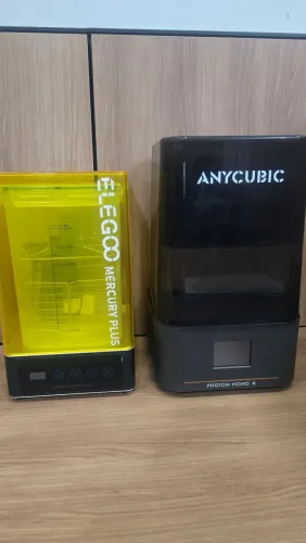 Impressora 3d em resina e estacão de cura e lavagem