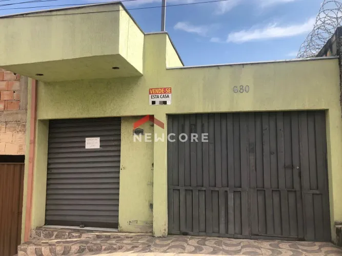 Casa em Rua Amazonas - Senhora das Graças - Betim/MG