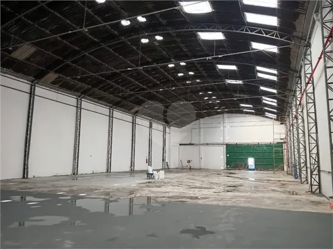 Galpão para locação na Vila Maria com 1.160m² em localização logística estratégica