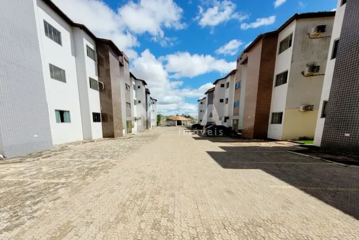 Apartamento com 2 dormitórios para alugar, 75 m² por R$ 1.250,00/mês - Tiradentes - Juazei