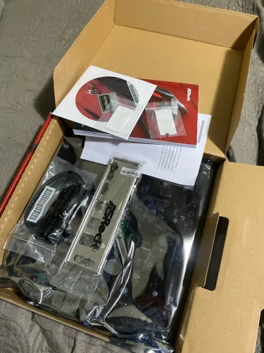 PLACA-MÃE ASROCK B550M PHANTOM GAMING 4 - NOVA LACRADA