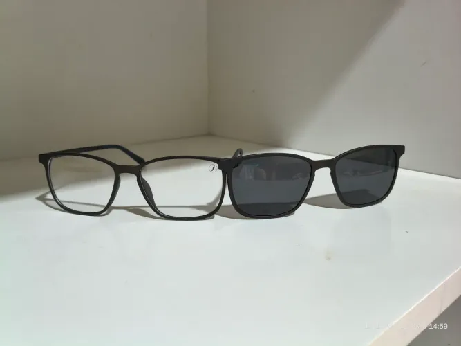 Óculos chilli beans 2 em 1( armação preta)