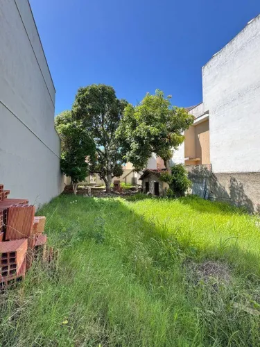 Lote plano muito bem localizado com 300m² em Camboinhas - Niterói - RJ