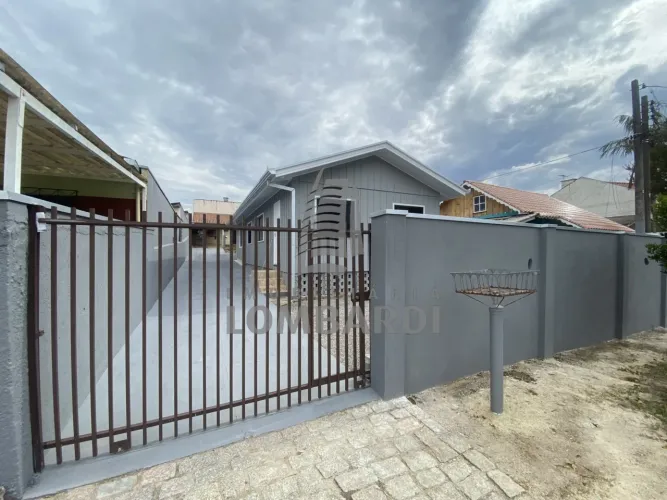 Casa Residencial com 3 quartos para alugar por R$ 2700.00, 120.00 m2 - CAPAO RASO - CURITI