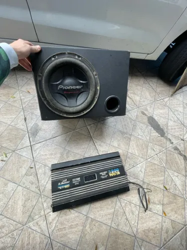 Vendo som automotivo