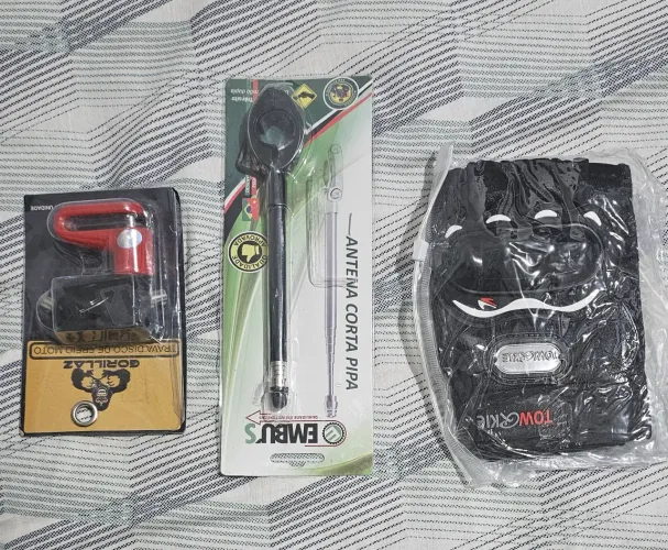 Kit moto (trava, luvas, antena, capa banco e elástico)