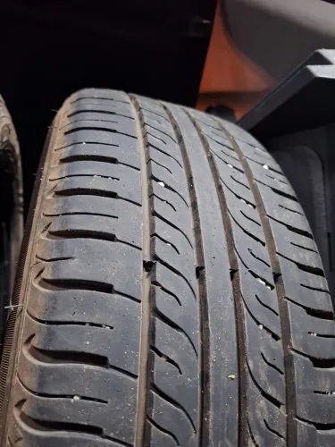Pneu Goodyear 185/60 R15 - 230 reais cada
