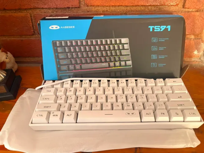 Teclado Magegee Mecânico White RGB Zero!