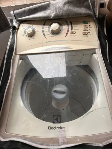Máquina de Lavar Electrolux 10kg Turbo Capacidade (LT10B)