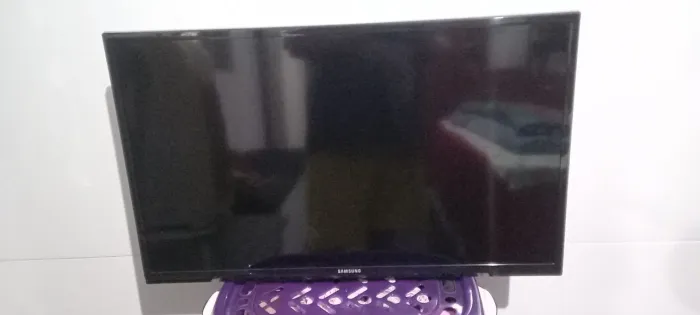 Vende-se Uma TV De 32 Polegadas Samsung
