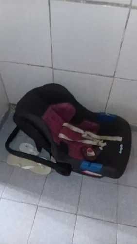 Vendo bebê conforto por 100 até 90 eu entrego
