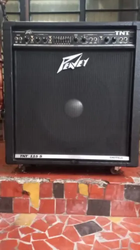 Amplificador PEAVEY TNT 115S Sheffield