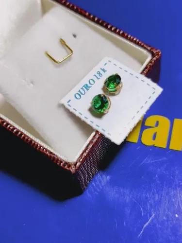 Brincos Ouro 18 Kilates Pedra Zircônia 4 mm Temos Verde, Branca, Azul, Rosa