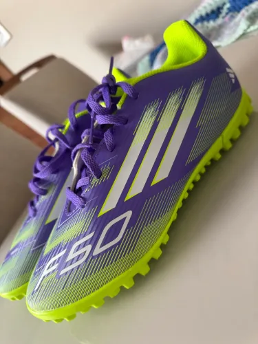 Chuteira society F50 Adidas