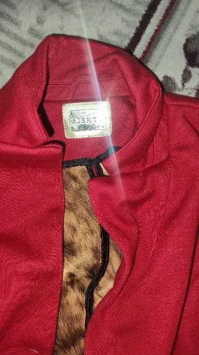 Blazer Vermelho com animal print interno