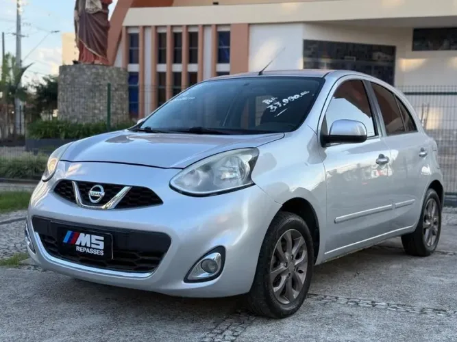 Nissan March 1.0 12V Flex 5P 2015
