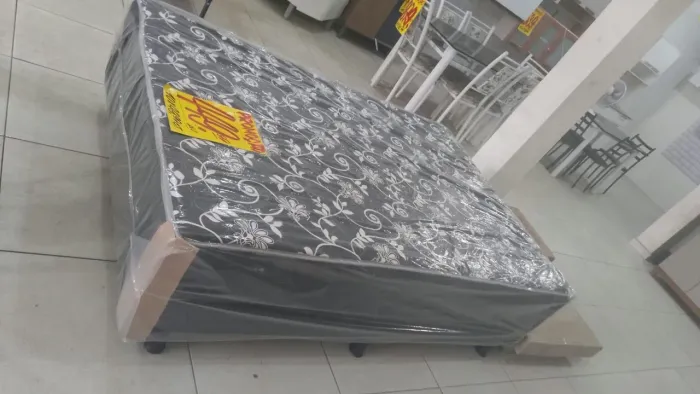 Cama de casal apenas 450,00