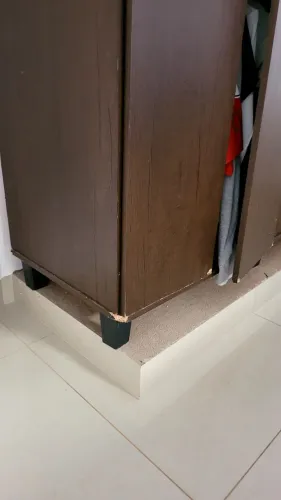Doa-se guarda roupa