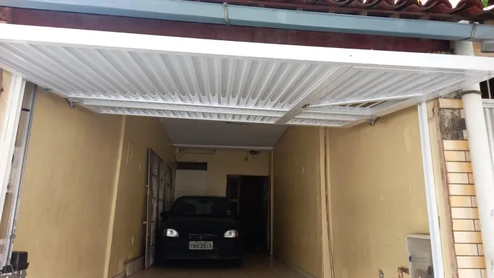 Portão em aço.