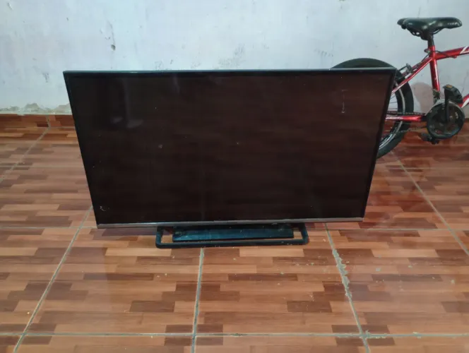 Vende-se tv Panasonic com defeito 