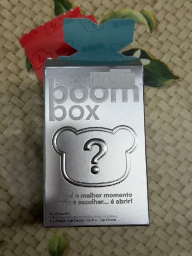 Lip hot M.boom