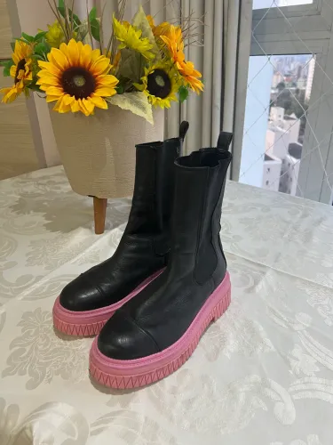 Bota Shutz