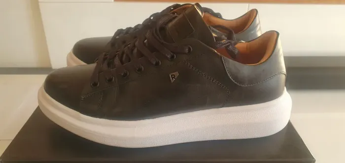 Tênis Reise casual preto RS3 tamanho 40