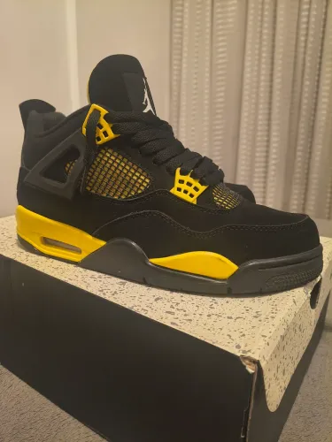 Jordan 4 Yellow Thunder - 40