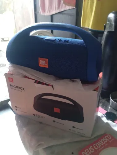 Fone de ouvido JBL original mas caixinha de som JBL similar