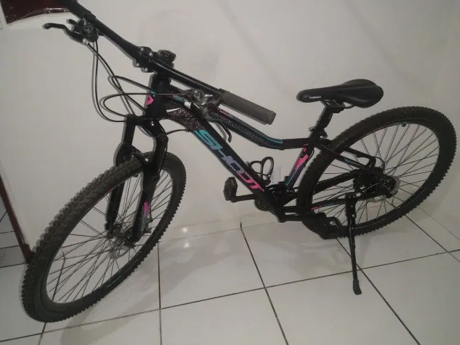 Vende-se bicicleta feminina