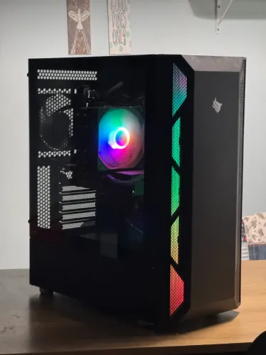 PC Gamer - Ryzen 7 5700X + RTX 2060 12GB + 16GB DDR4