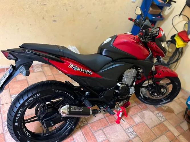 Vendendo essa linda Cb300 
