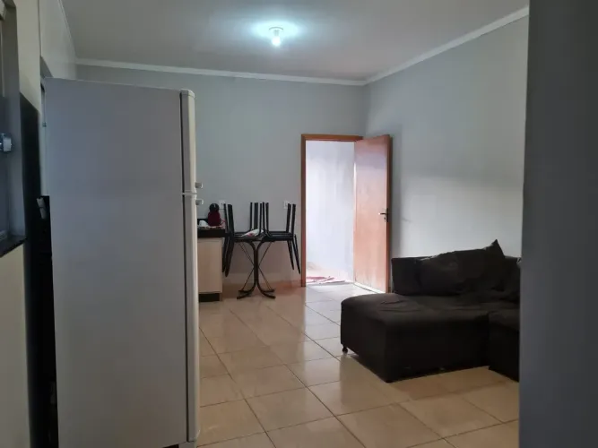 Casa contém 81 metros quadrados com 3 quartos em Residencial Monte Alegre - Inhumas - GO