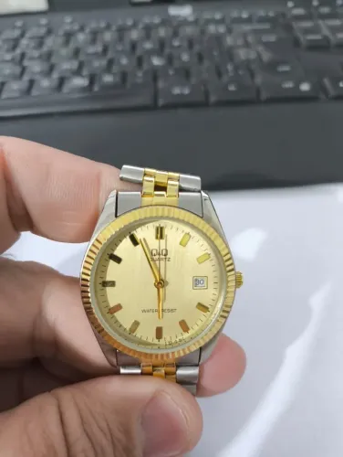 Relógio Q & Q Dourado