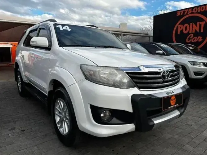 Toyota Hilux SW4 SR 4X2 2.7/ 2.7 Flex 16V Aut. 2014