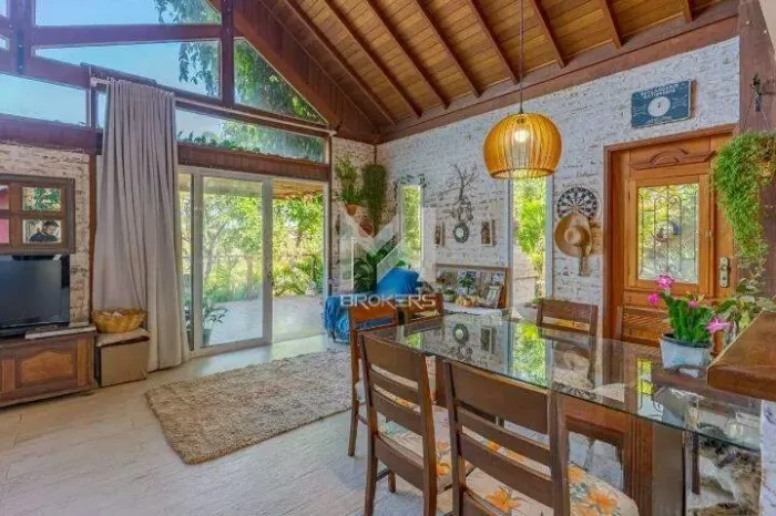 Casa à venda no Condomínio Estância Marambaia em Vinhedo - SP