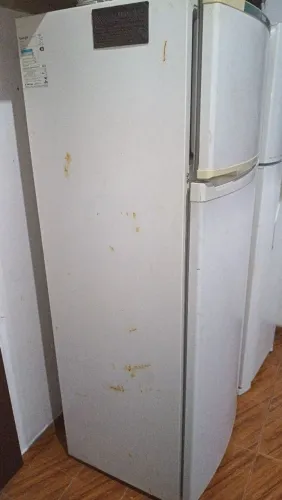 Geladeira com defeito