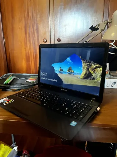 Notebook Samsung Core i7 + SSD 500GB + 8GB RAM + Placa de Vídeo 710M - Nvidia
