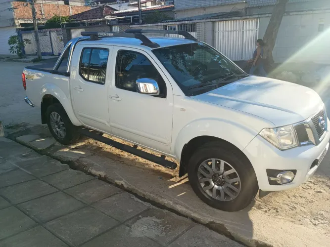 Nissan Frontier SL CD 4X4 2.5tb Diesel AUT 2015