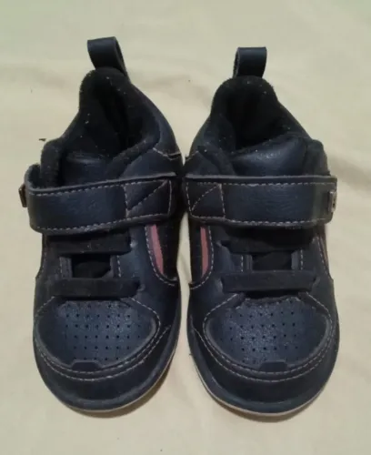 SAPATO NFANTIL KLIN N° 20/21 PRETO COM VELCRO R$10,00