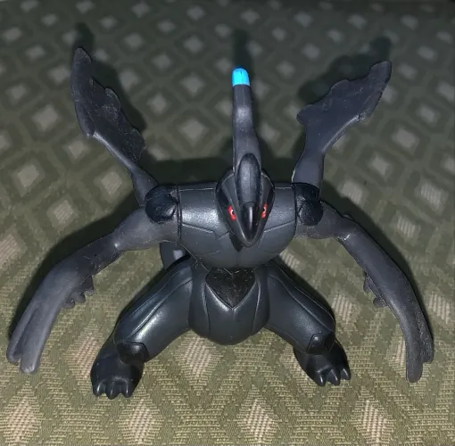 Boneco Pokémon do Lendário Zekrom Mcdonald's 2011 raro