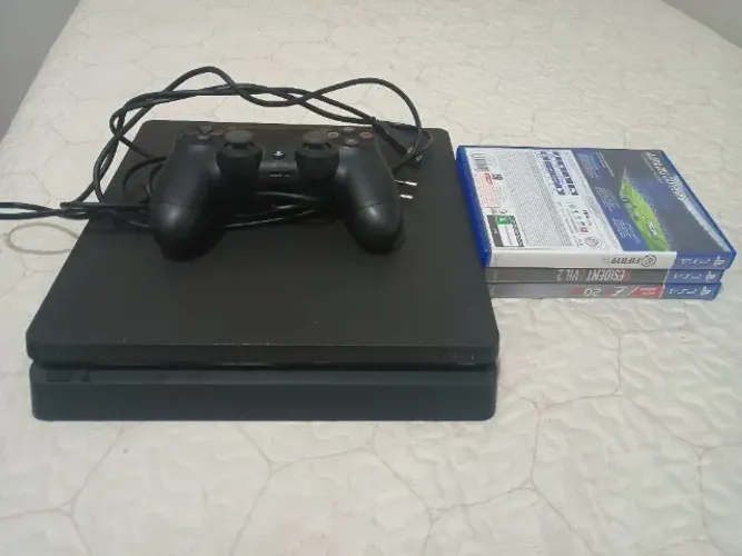 Ps 4 muito novo + 3 jogos originais