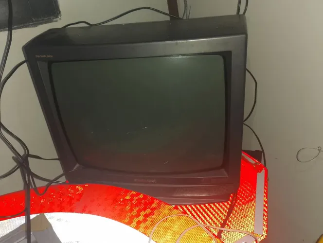 Vende-se tv de tubo
