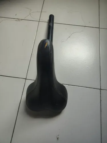 Vendo Selin de bicicleta ZELO Usado já com o cano de encaixe