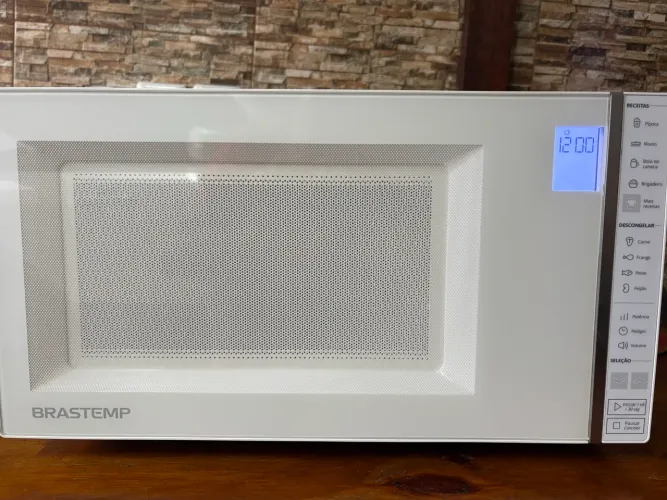 Vende-se micro-ondas Brastemp 32 litros
