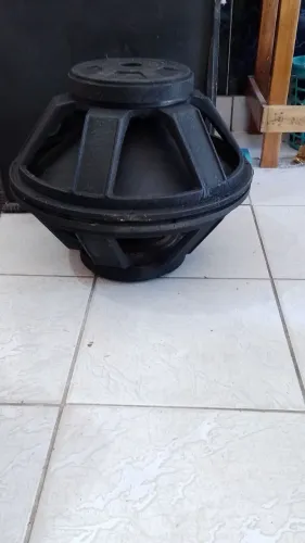 PAR DE ALTO FALANTES DE 18 POLEGADAS