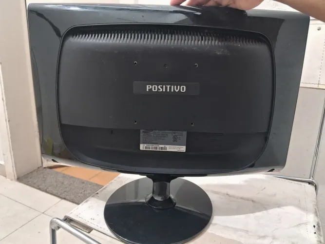 Monitor Positivo SyncMaster Com Defeito - para conserto ou peças a retirar